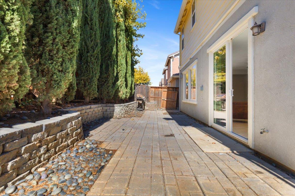 20855 Grapevine Dr, Patterson, CA 95363