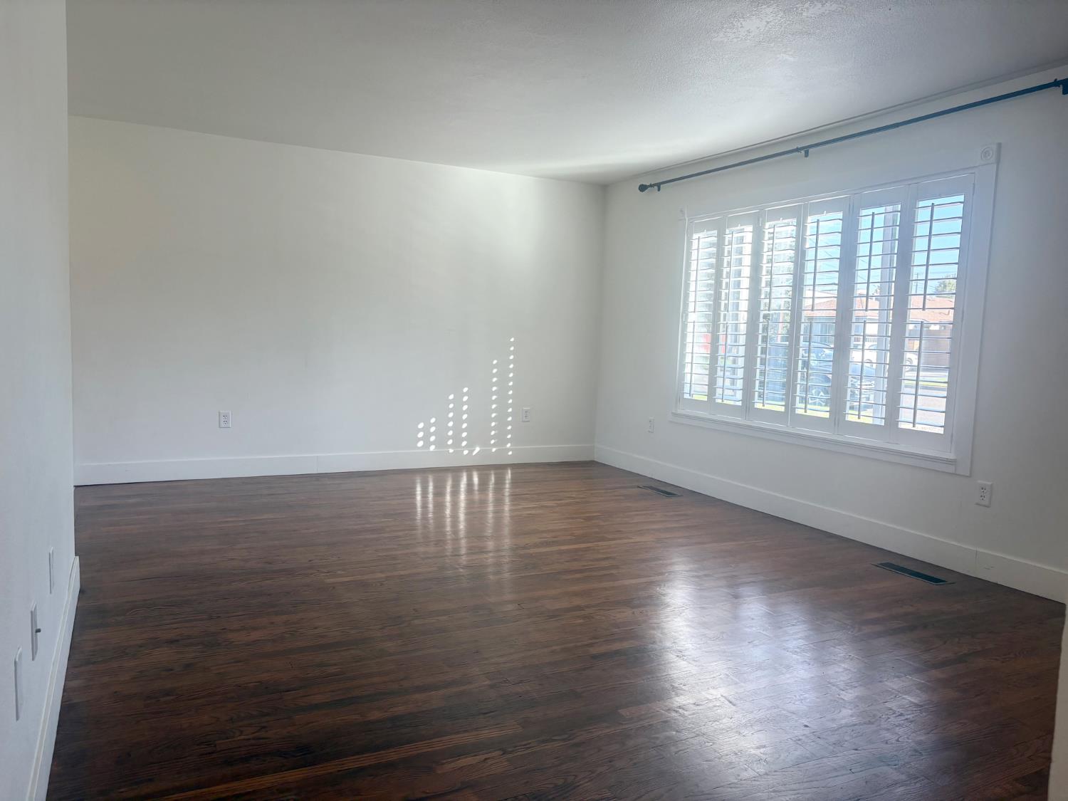 133 E Syracuse Ave, Turlock, CA 95380