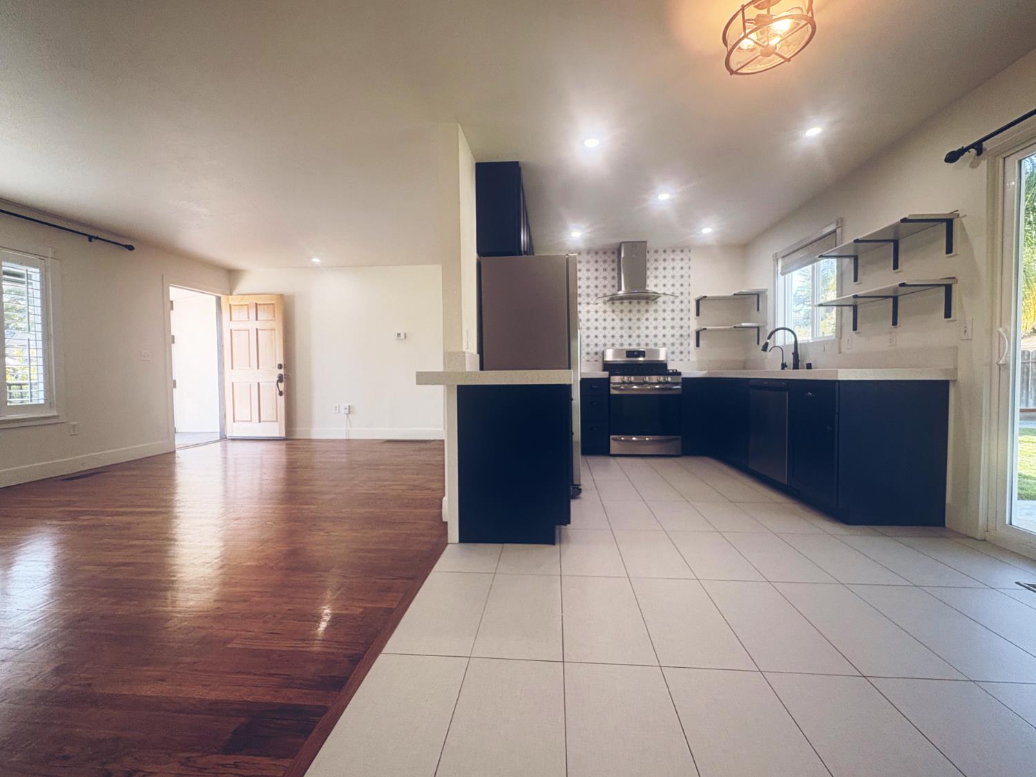 133 E Syracuse Ave, Turlock, CA 95380