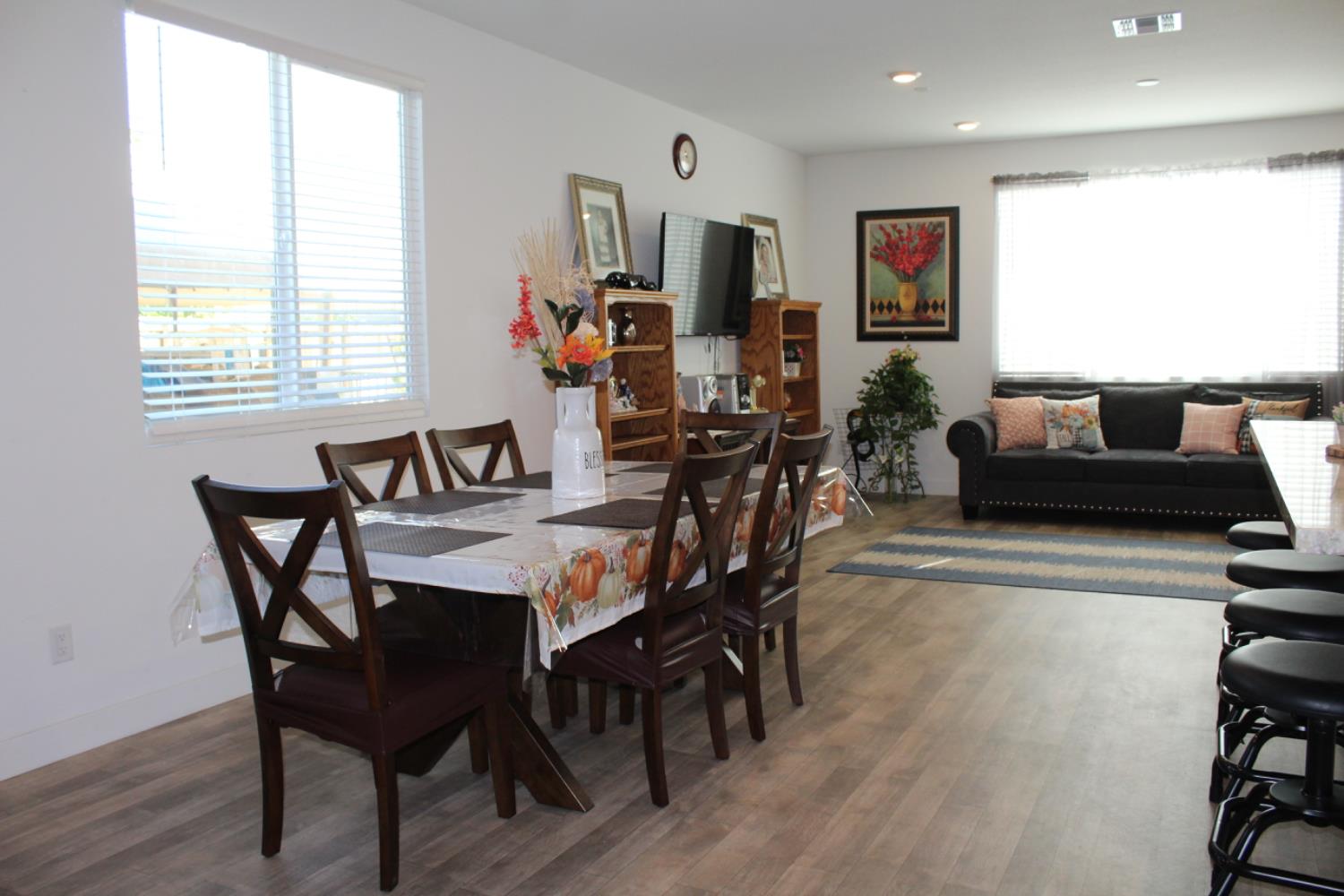 1718 Flaxen Ct, Manteca, CA 95337