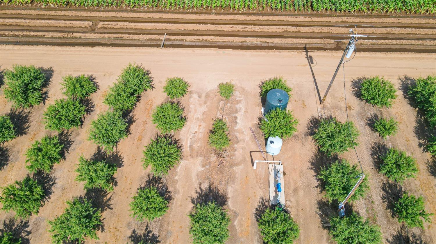 10391 Gillette Rd, Le Grand, CA 95333