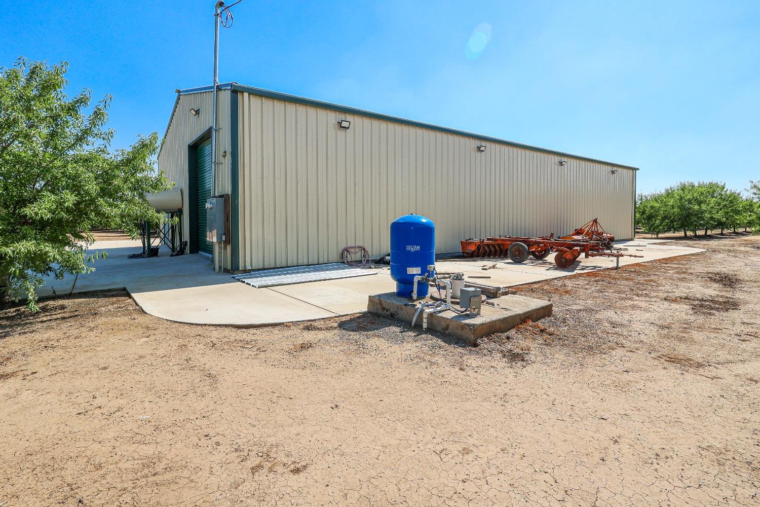 10391 Gillette Rd, Le Grand, CA 95333