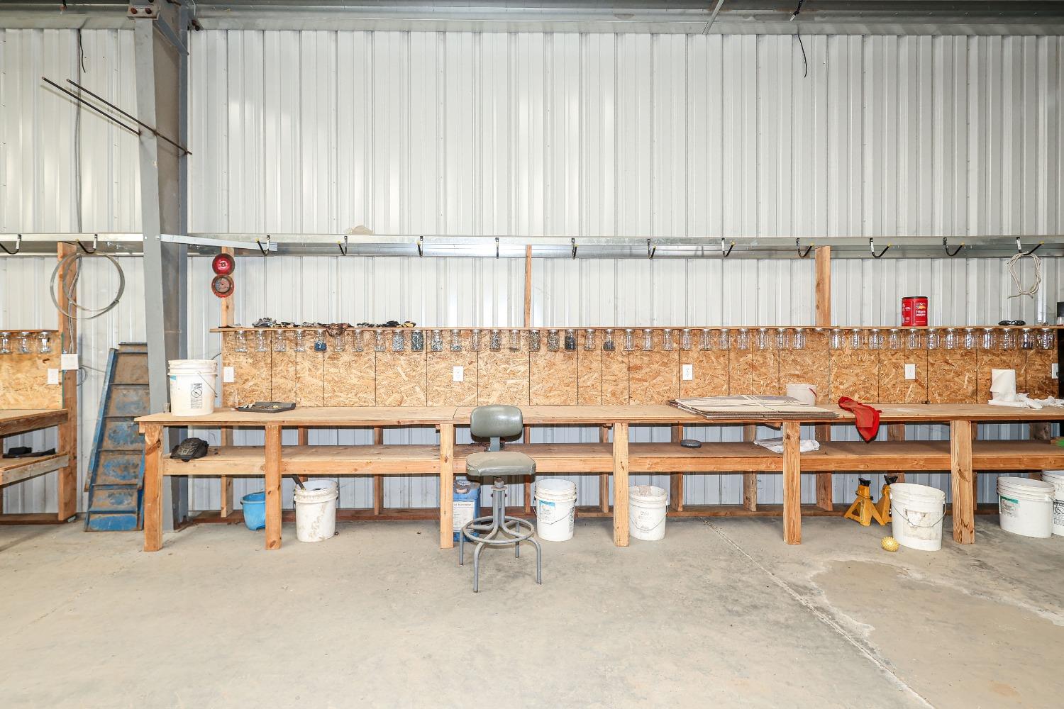 10391 Gillette Rd, Le Grand, CA 95333