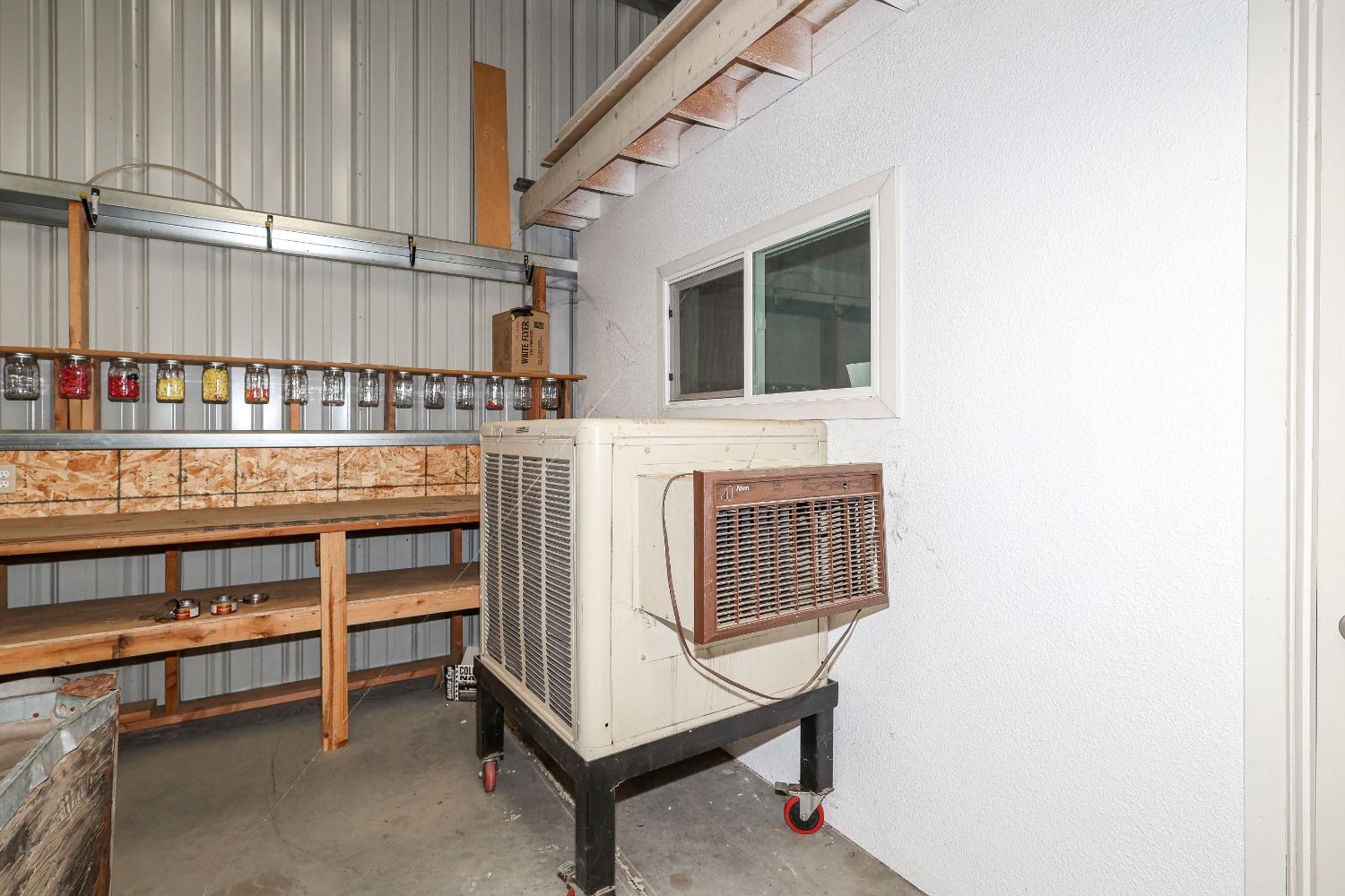 10391 Gillette Rd, Le Grand, CA 95333