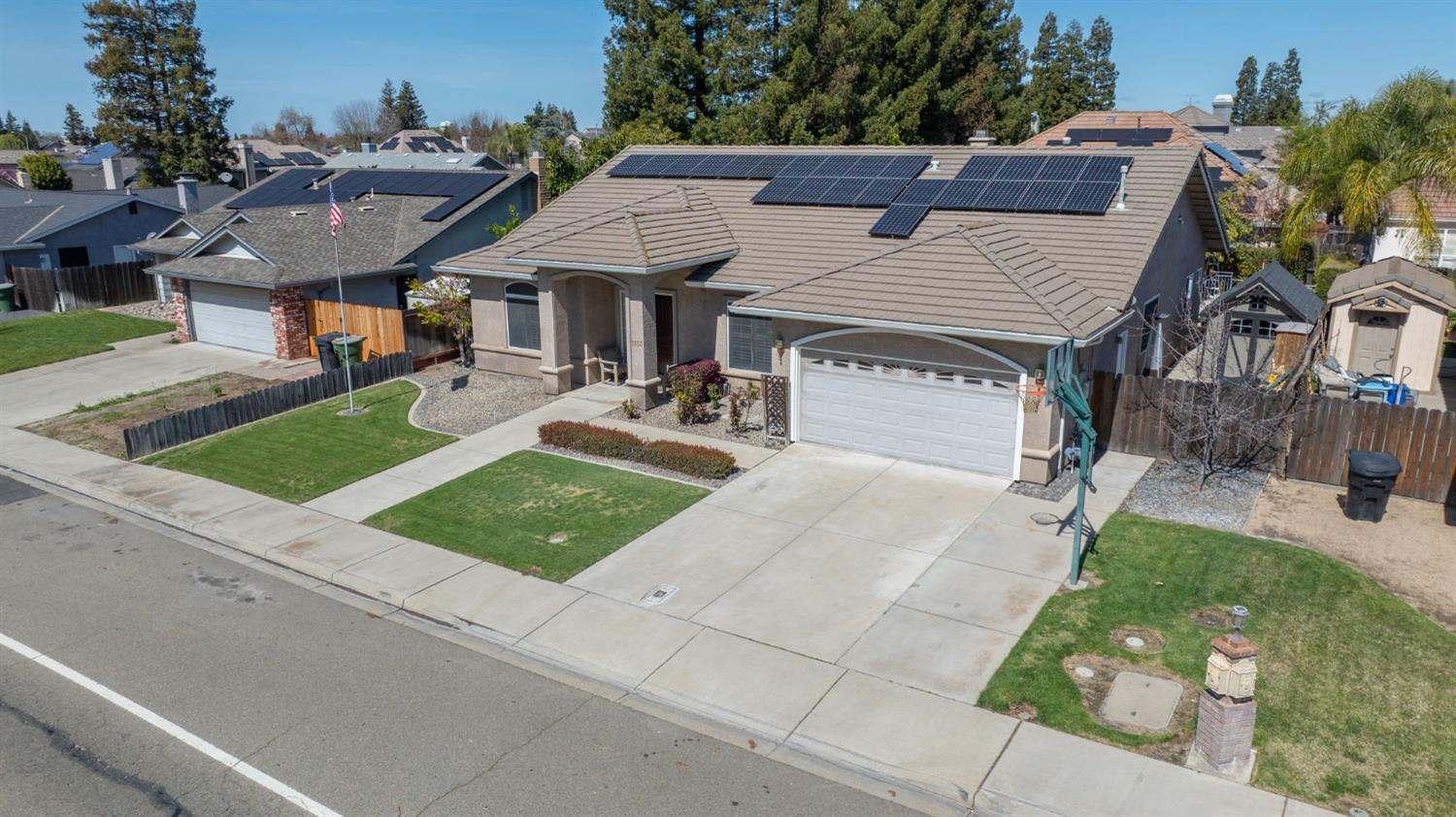 1153 E Milgeo, Ripon, CA 95366