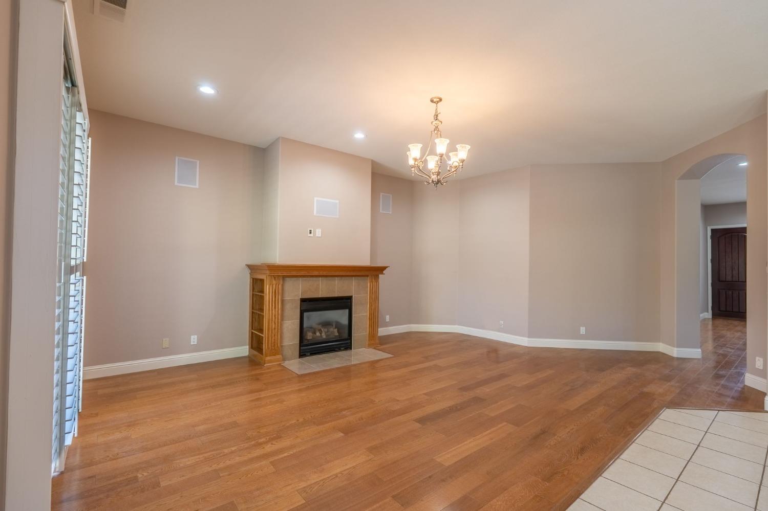 1153 E Milgeo, Ripon, CA 95366