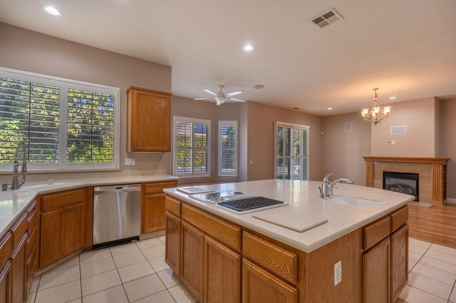 1153 E Milgeo, Ripon, CA 95366