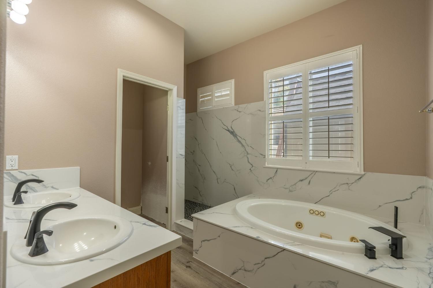 1153 E Milgeo, Ripon, CA 95366