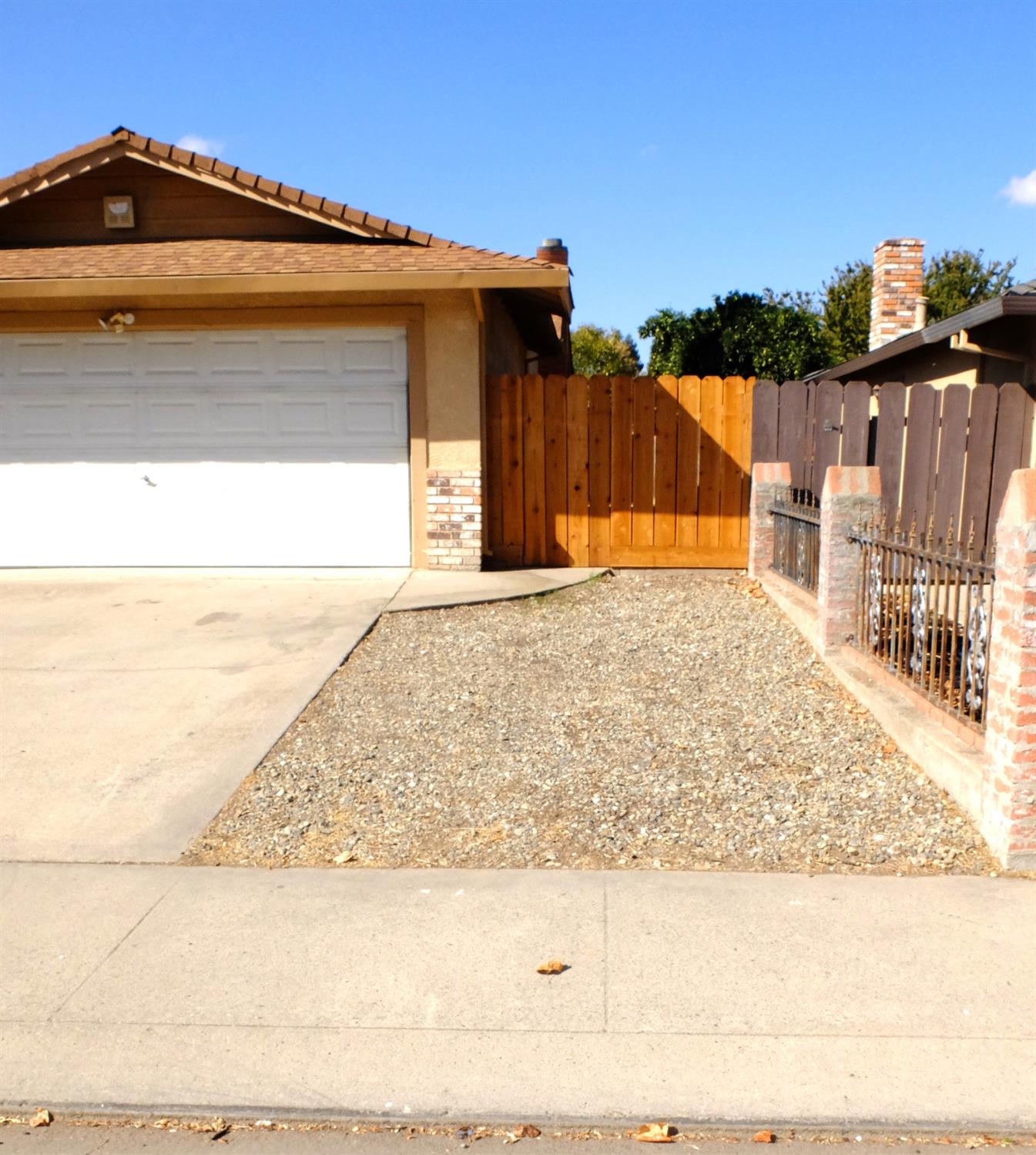 1813 Murrietta Ln, Modesto, CA 95355
