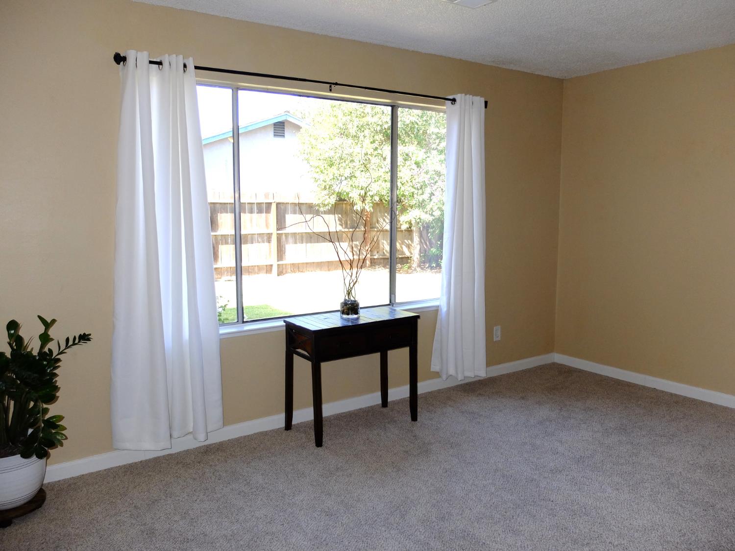 1813 Murrietta Ln, Modesto, CA 95355