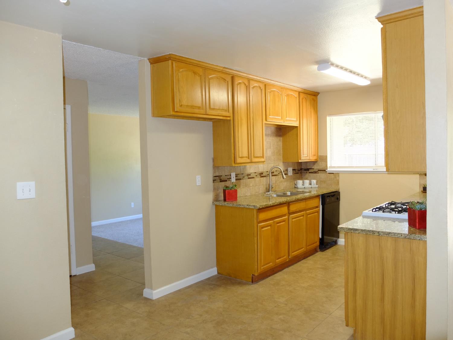 1813 Murrietta Ln, Modesto, CA 95355