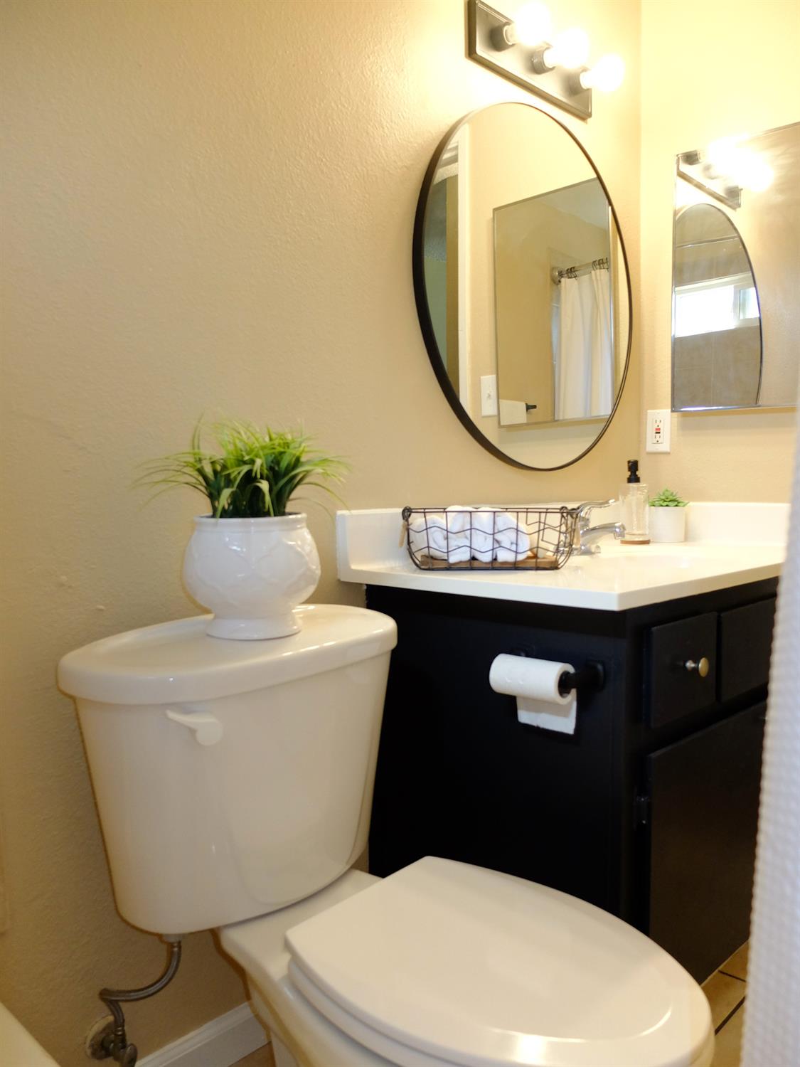 1813 Murrietta Ln, Modesto, CA 95355