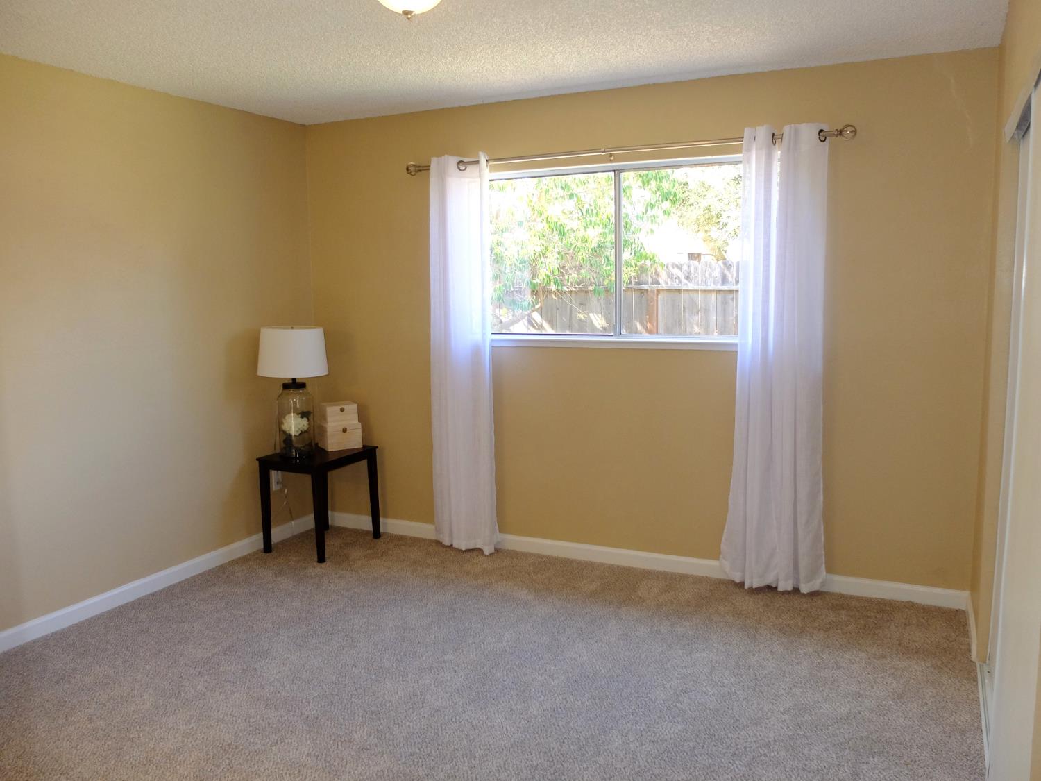 1813 Murrietta Ln, Modesto, CA 95355