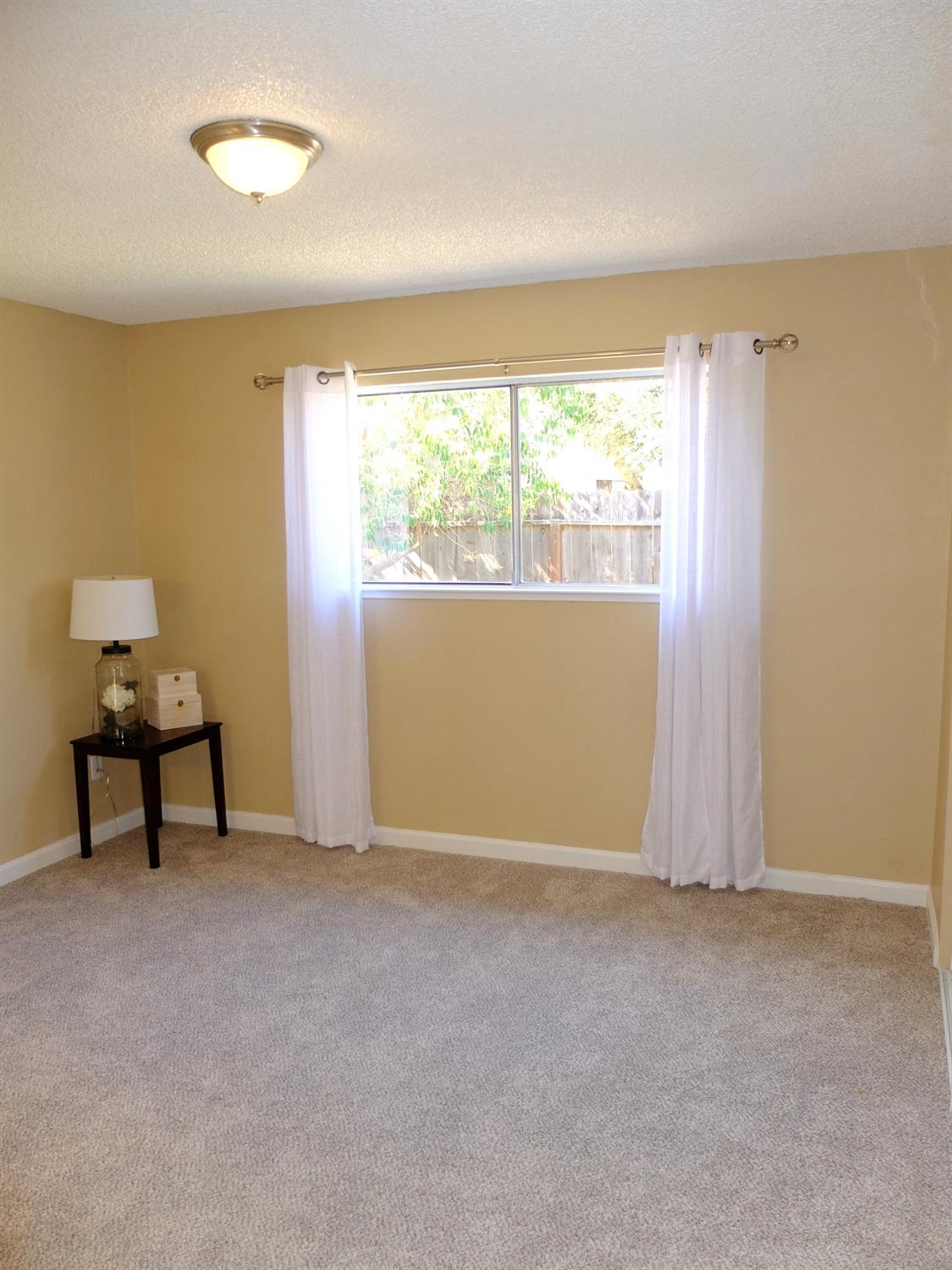 1813 Murrietta Ln, Modesto, CA 95355