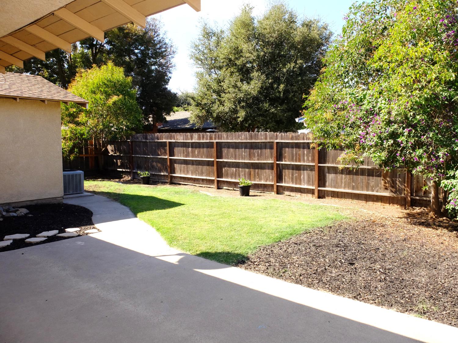 1813 Murrietta Ln, Modesto, CA 95355