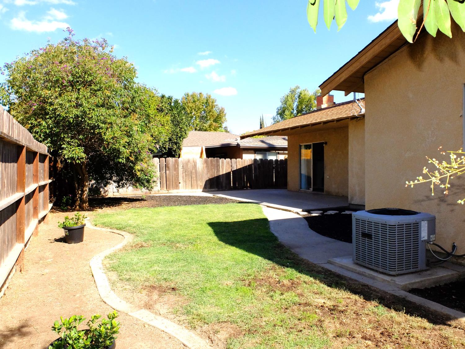 1813 Murrietta Ln, Modesto, CA 95355