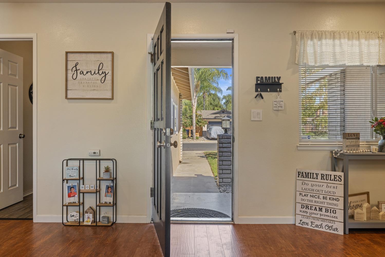 1612 Angelene Dr, Modesto, CA 95355