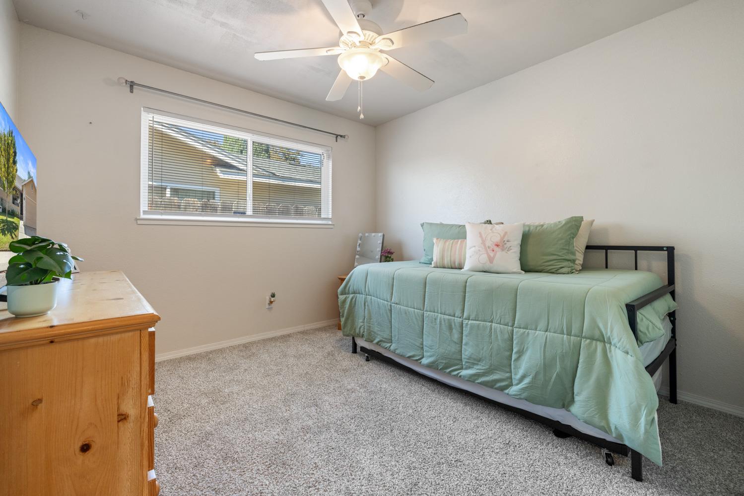 1612 Angelene Dr, Modesto, CA 95355