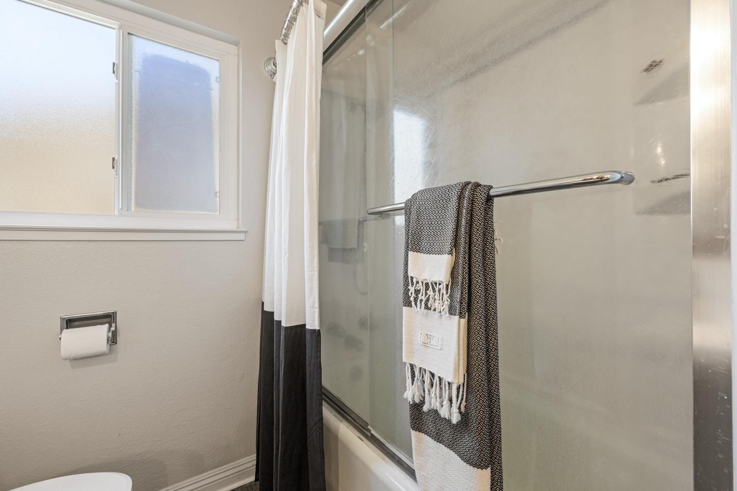 1612 Angelene Dr, Modesto, CA 95355