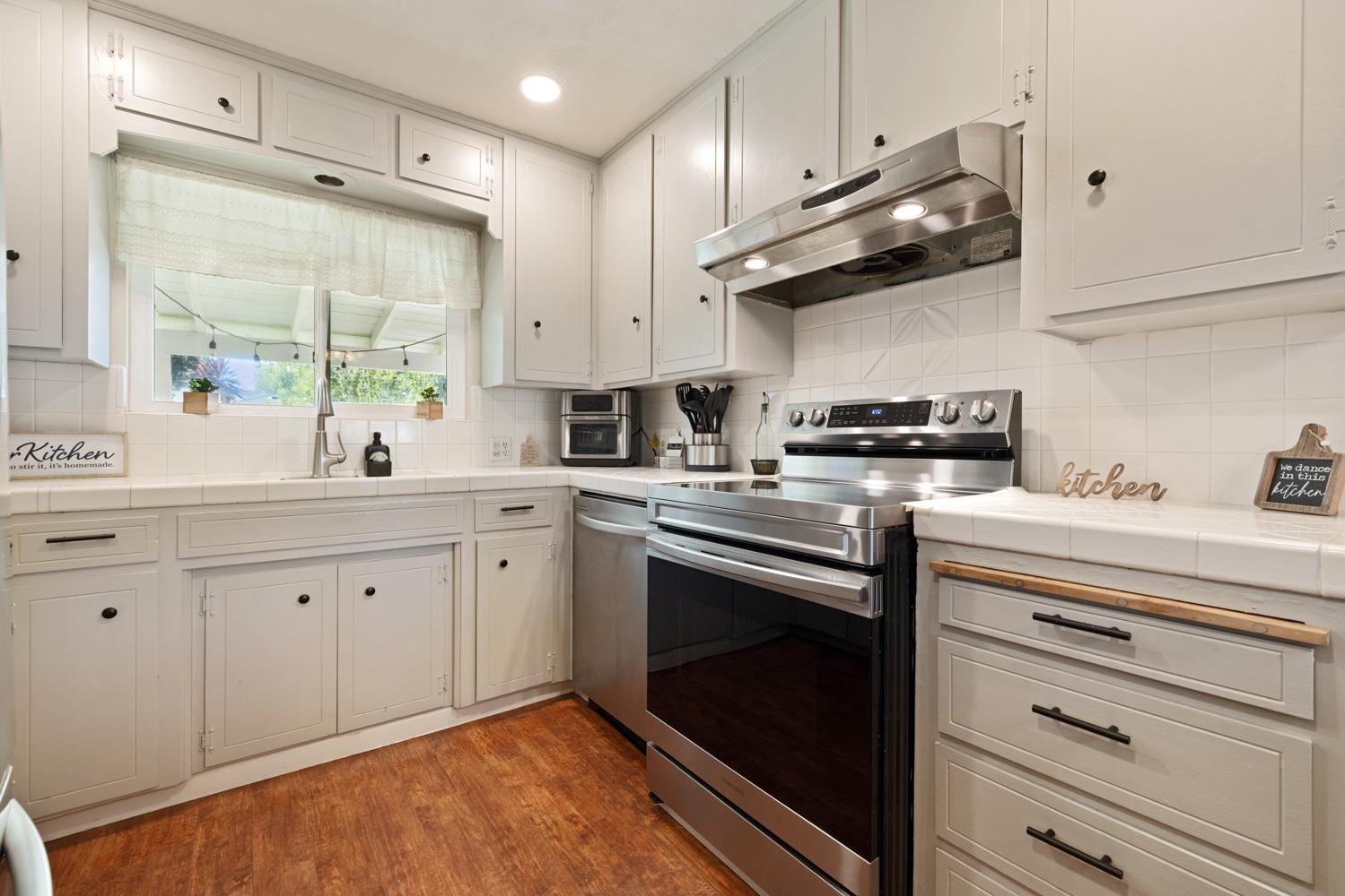 1612 Angelene Dr, Modesto, CA 95355