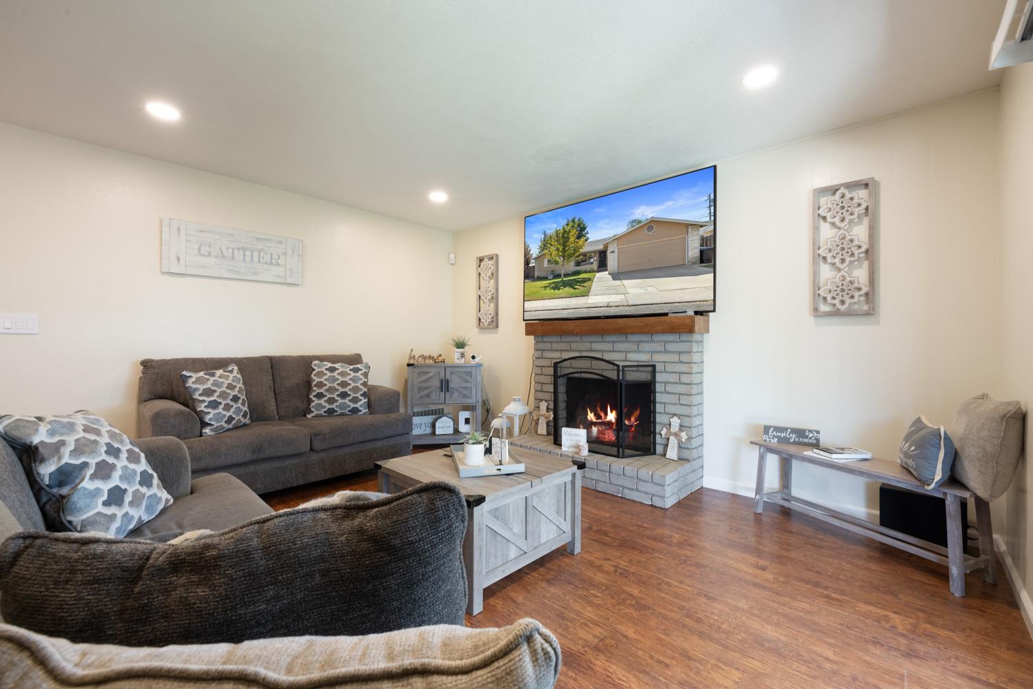 1612 Angelene Dr, Modesto, CA 95355