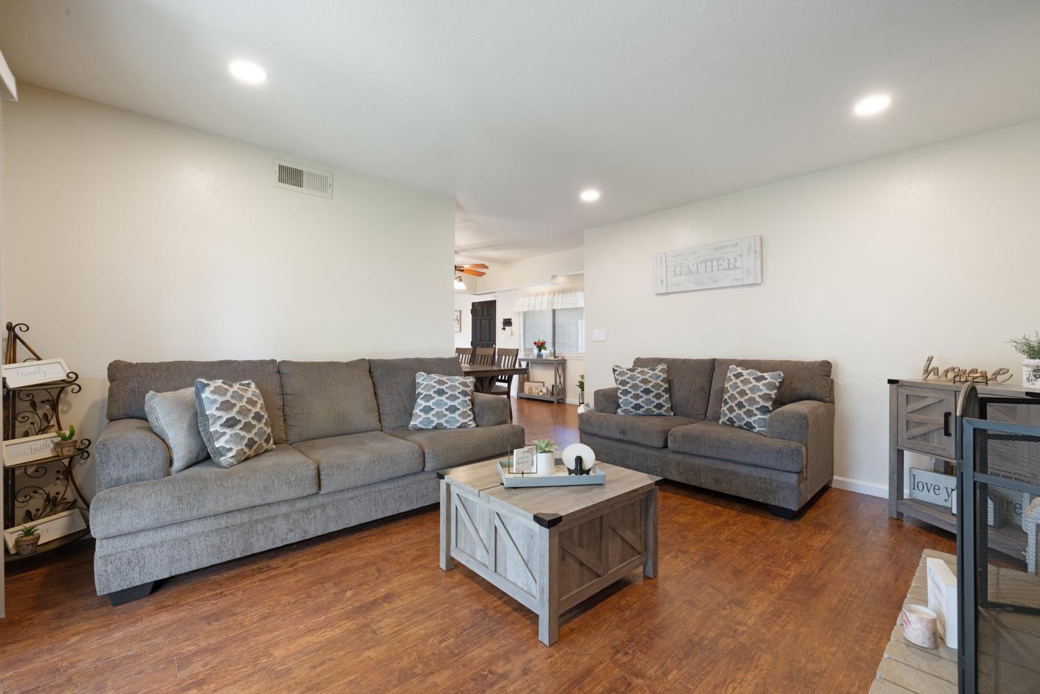 1612 Angelene Dr, Modesto, CA 95355