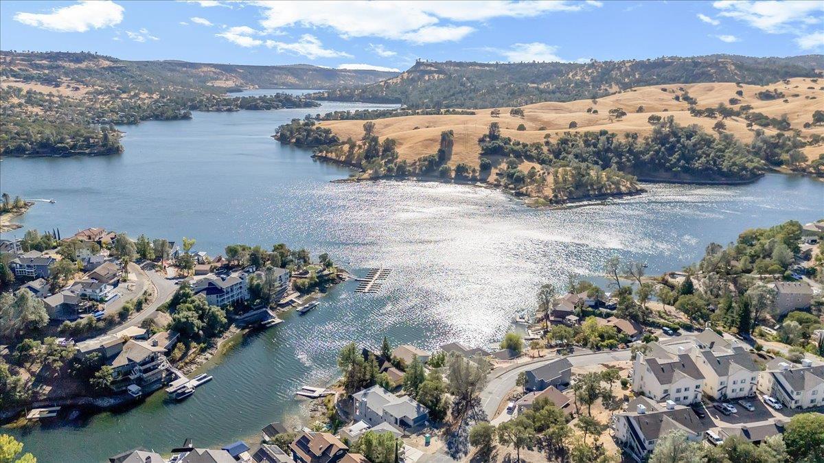 572 Poker Flat Rd, Copperopolis, CA 95228