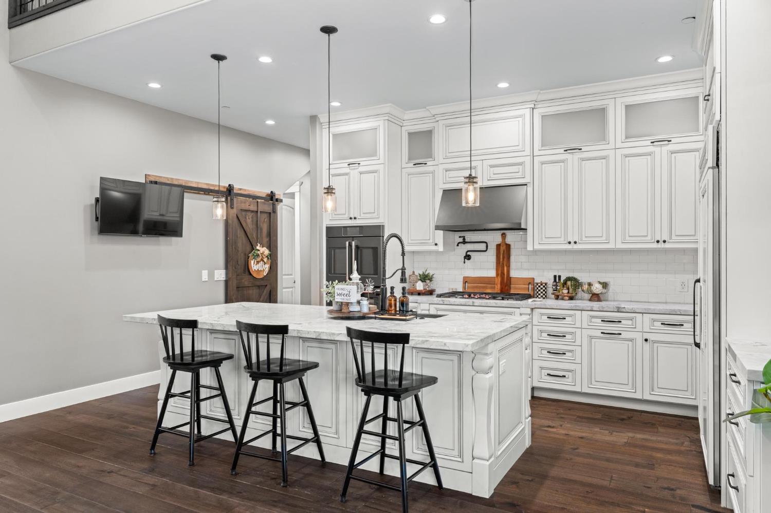 1842 E Palm Tree Ln, Manteca, CA 95336