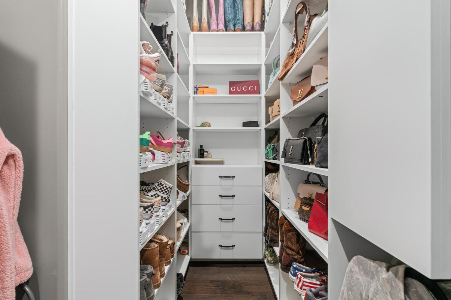 1842 E Palm Tree Ln, Manteca, CA 95336