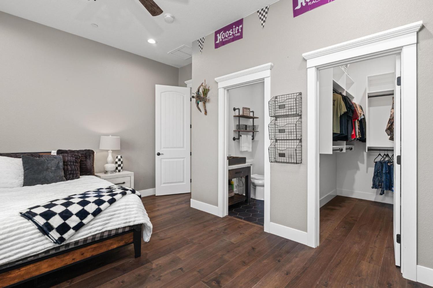 1842 E Palm Tree Ln, Manteca, CA 95336