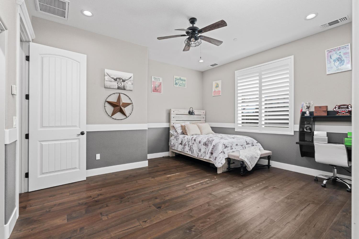 1842 E Palm Tree Ln, Manteca, CA 95336