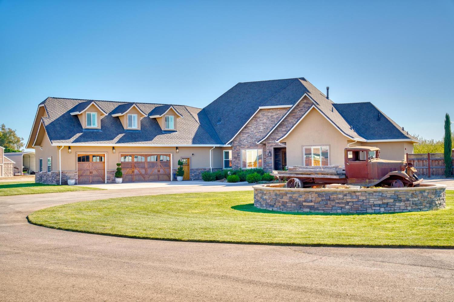 1842 E Palm Tree Ln, Manteca, CA 95336