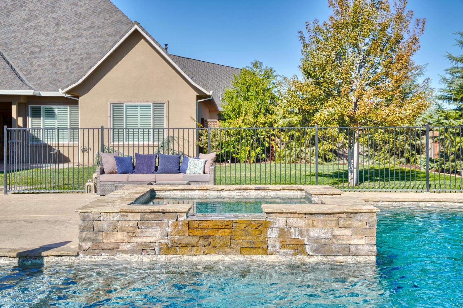 1842 E Palm Tree Ln, Manteca, CA 95336