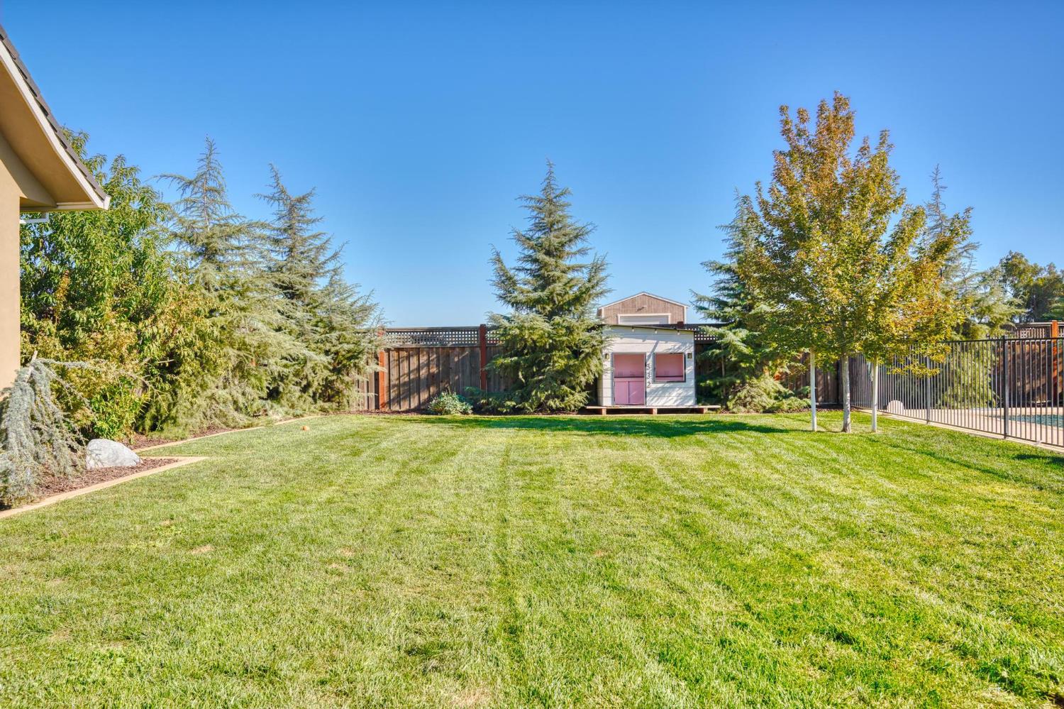 1842 E Palm Tree Ln, Manteca, CA 95336