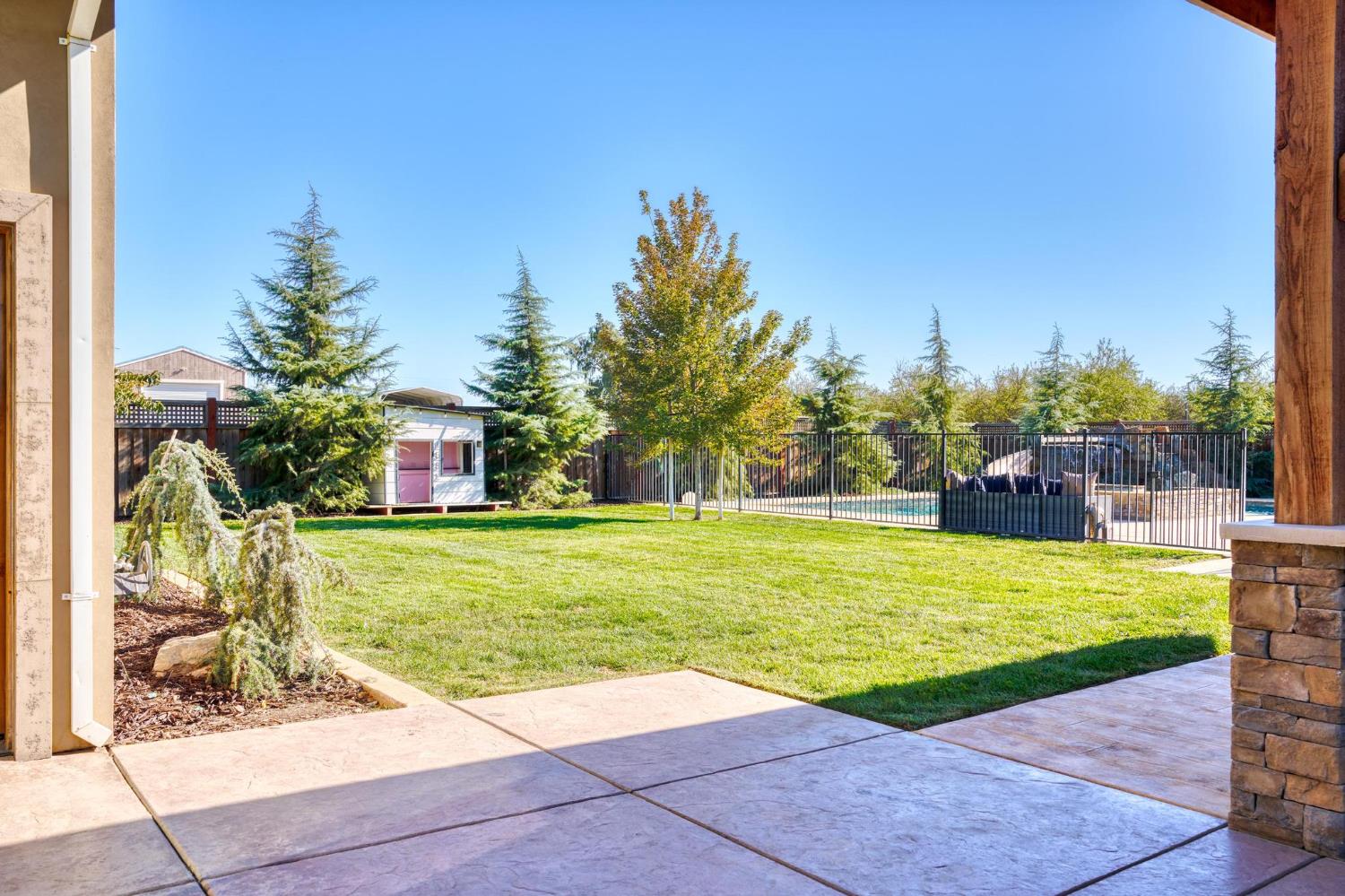 1842 E Palm Tree Ln, Manteca, CA 95336