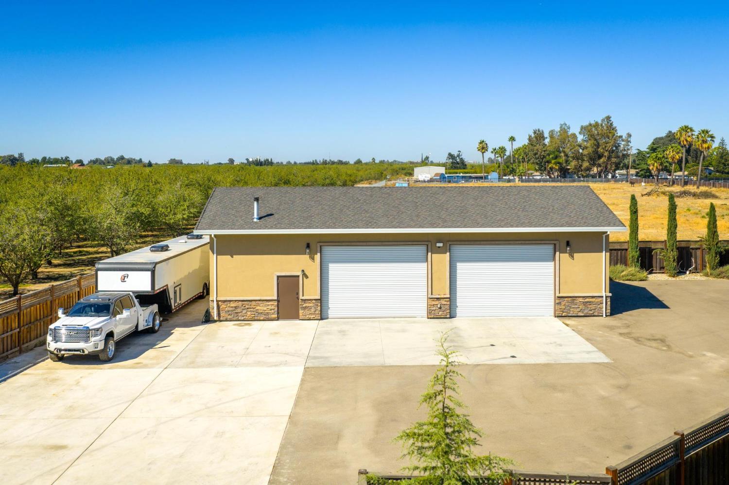 1842 E Palm Tree Ln, Manteca, CA 95336