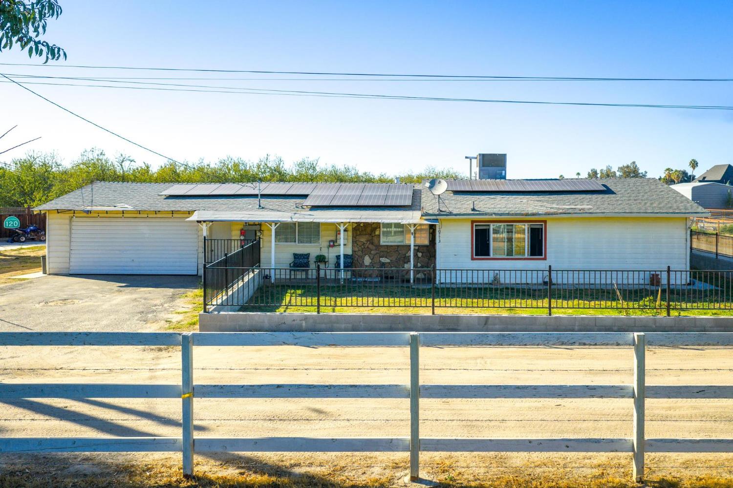 1842 E Palm Tree Ln, Manteca, CA 95336