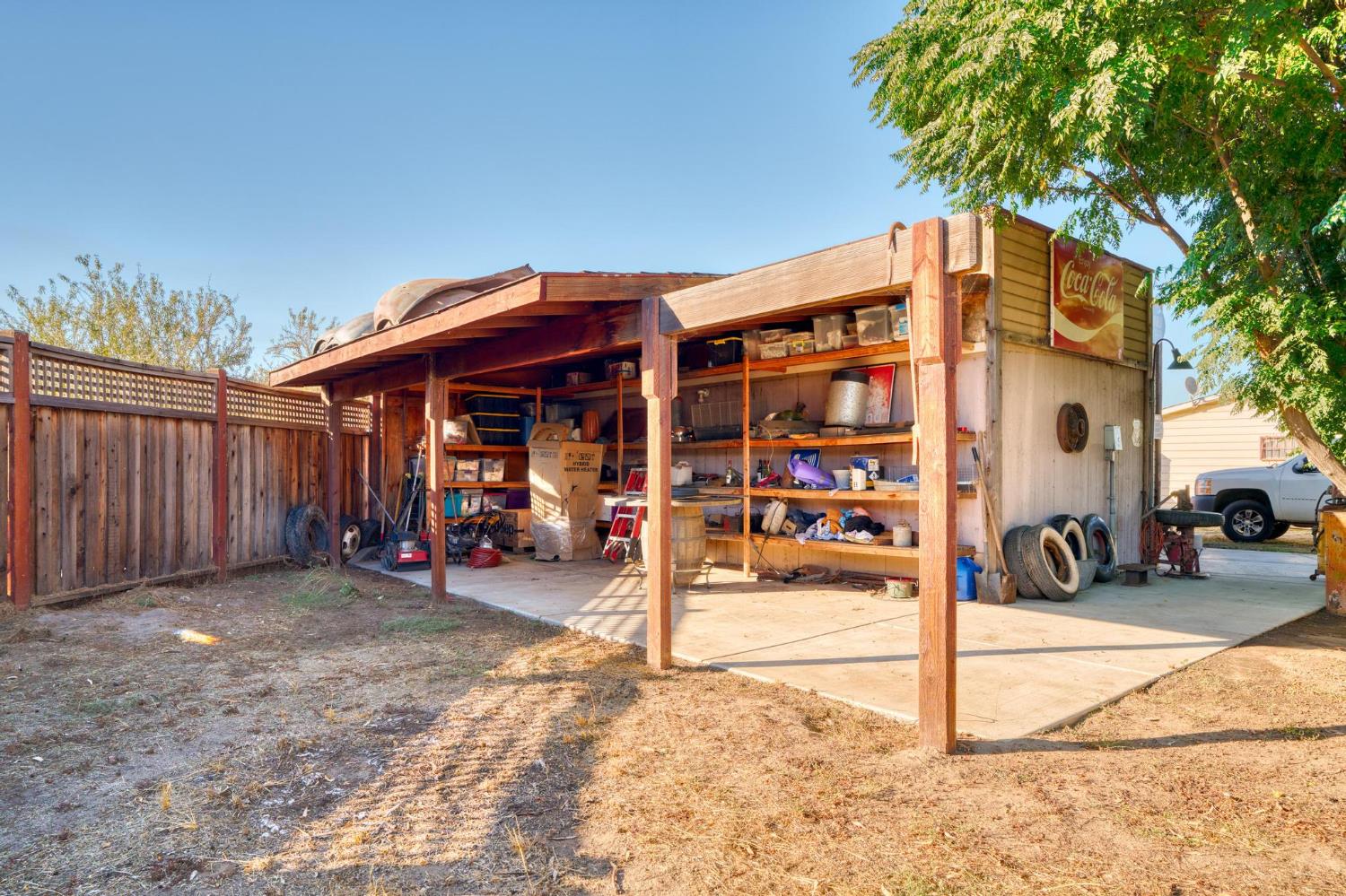 1842 E Palm Tree Ln, Manteca, CA 95336