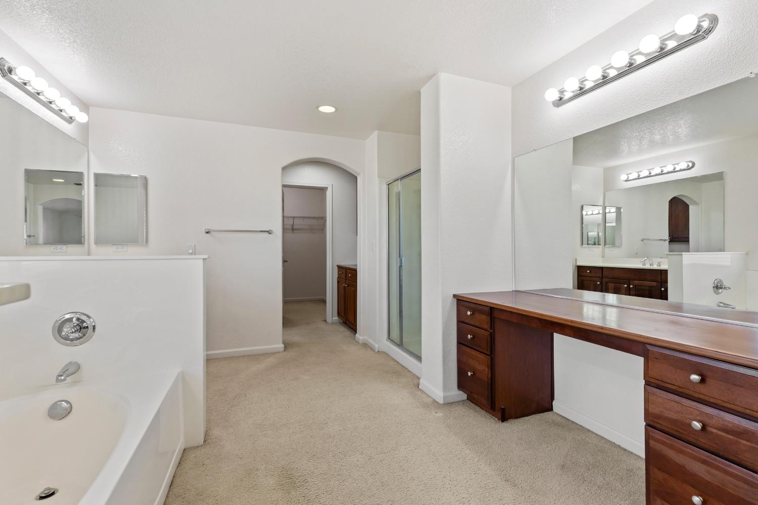 238 Romanov Ct, Patterson, CA 95363