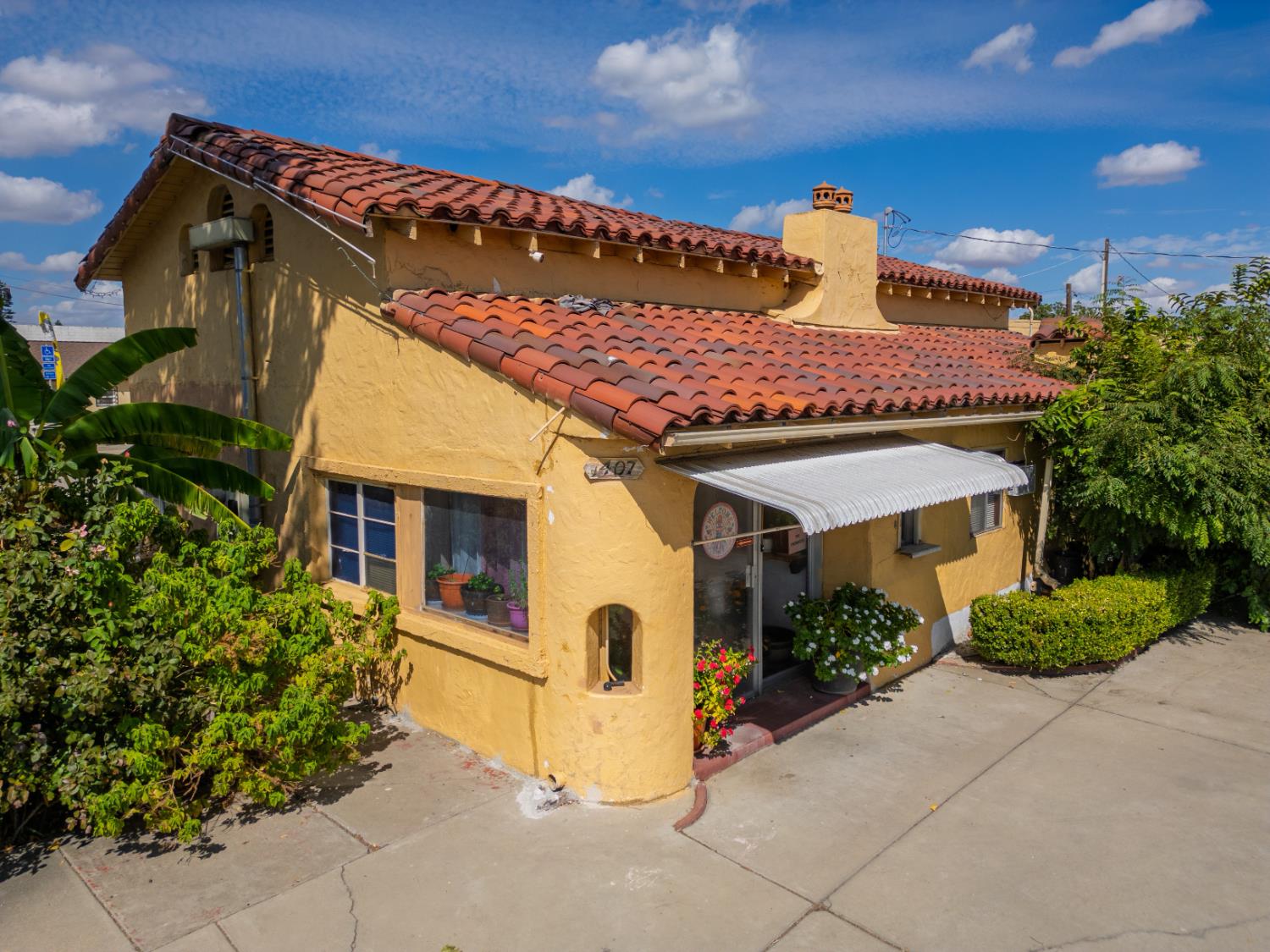 1407 W 16th St, Merced, CA 95340