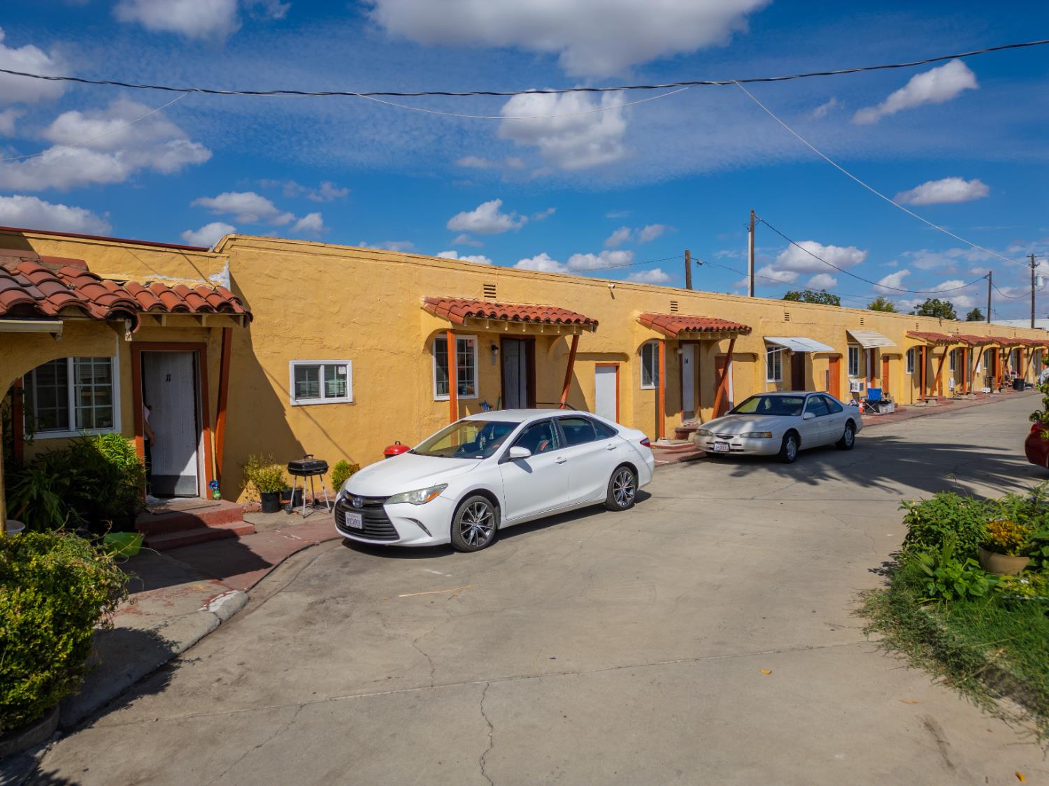 1407 W 16th St, Merced, CA 95340