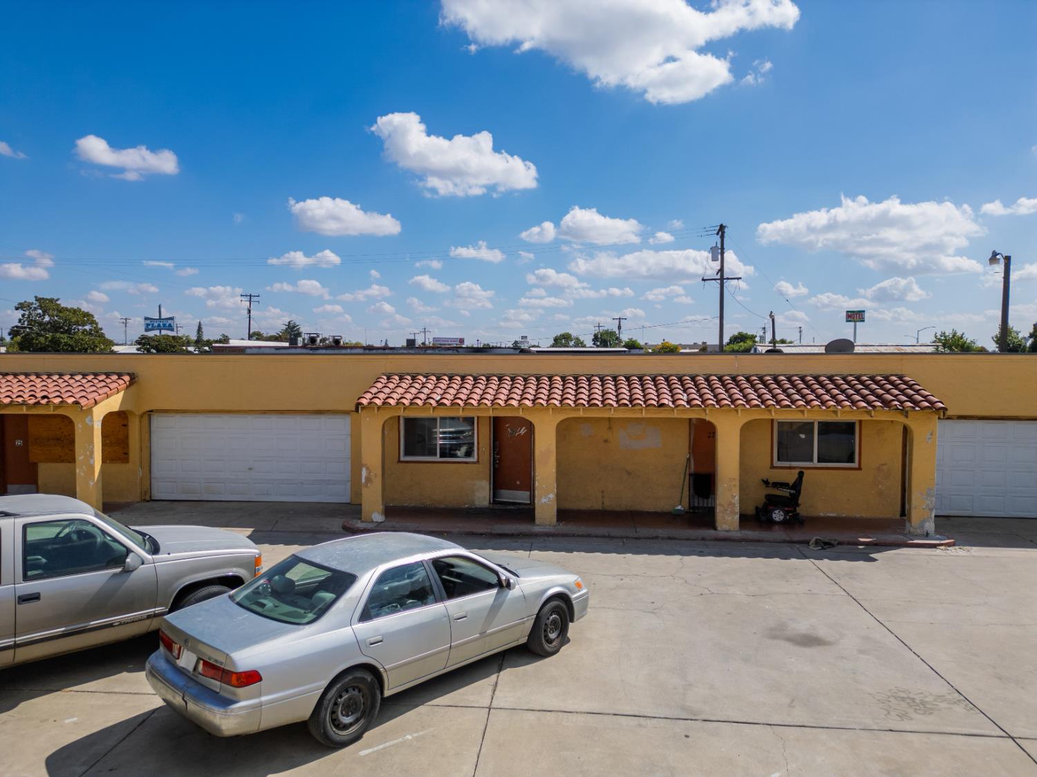 1407 W 16th St, Merced, CA 95340