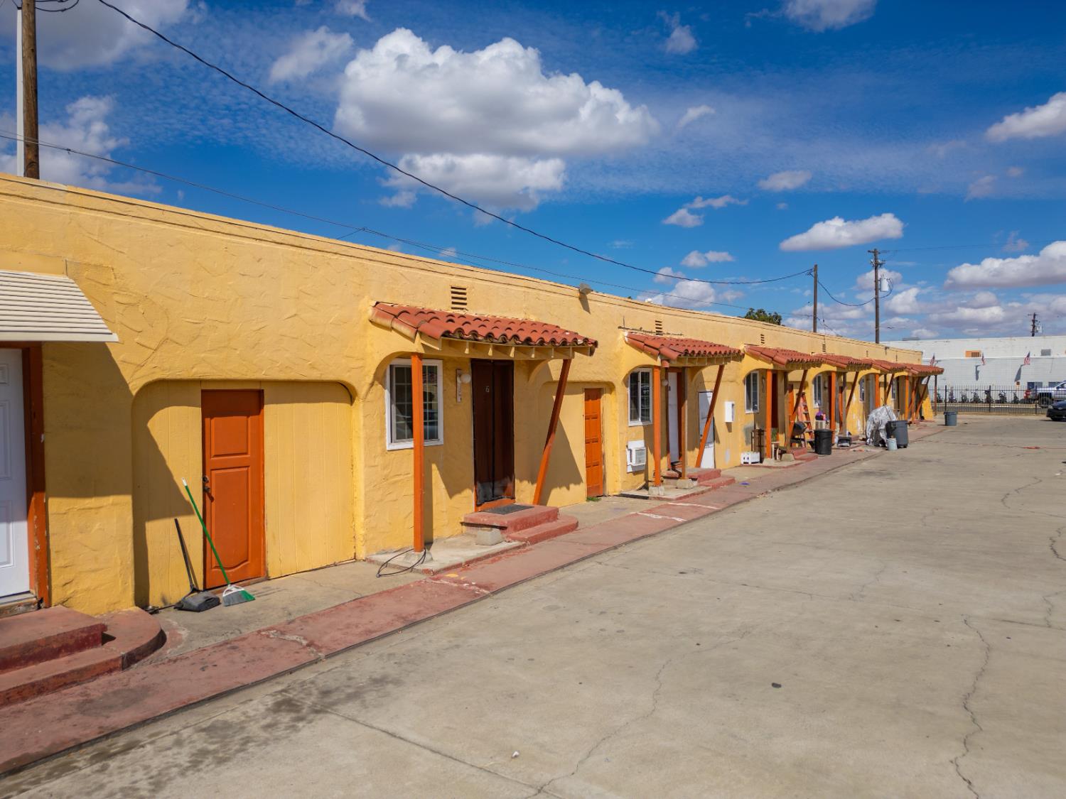 1407 W 16th St, Merced, CA 95340