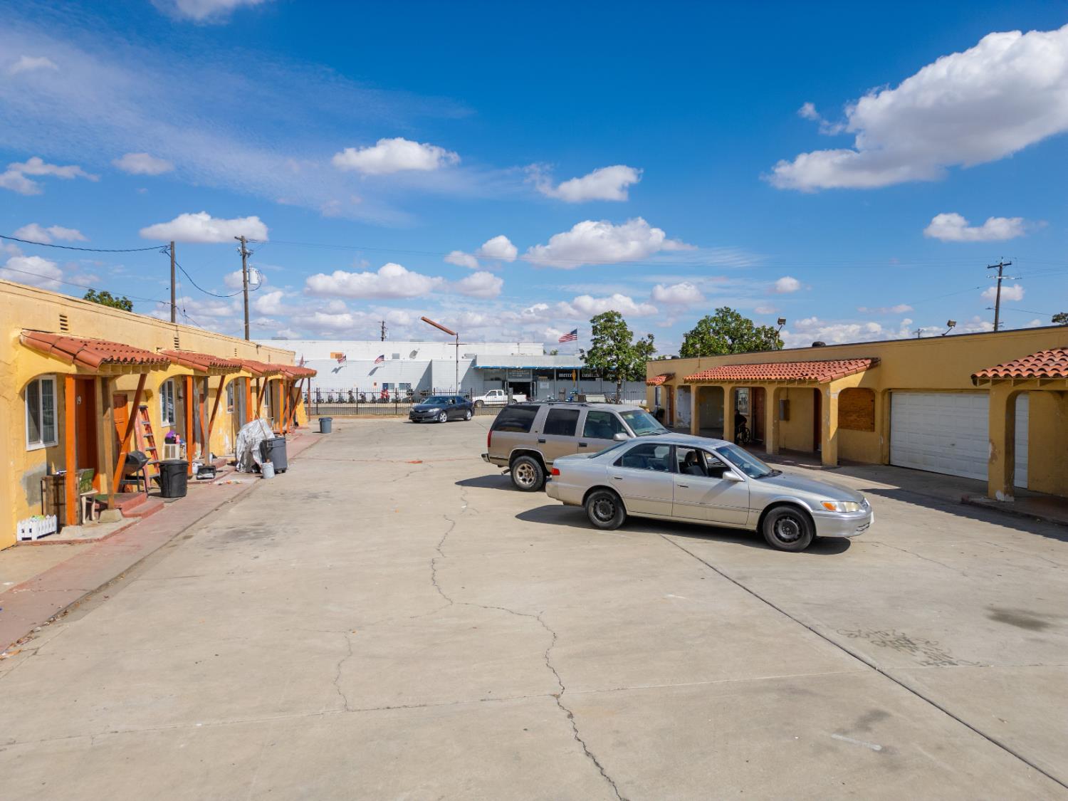 1407 W 16th St, Merced, CA 95340