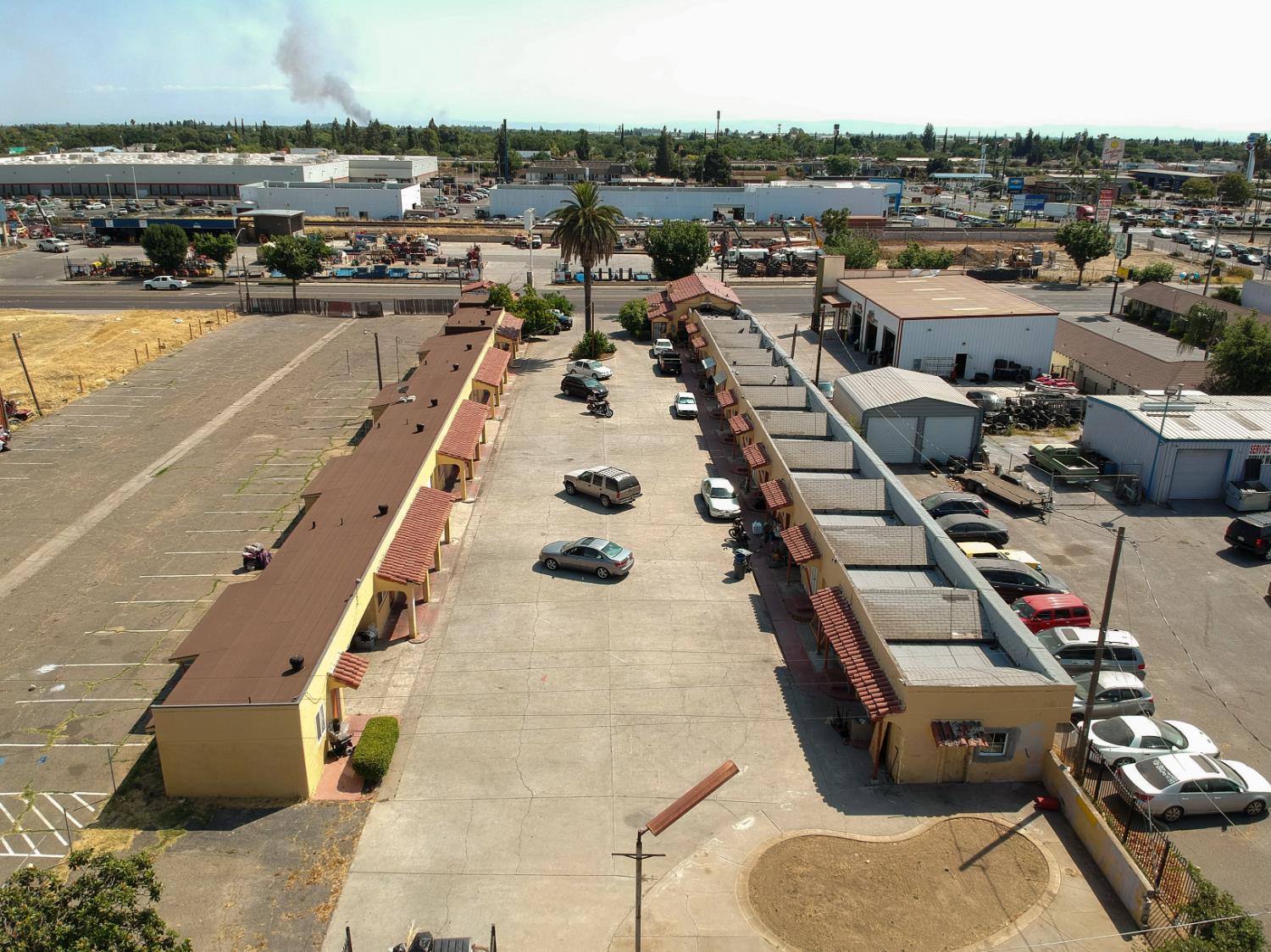 1407 W 16th St, Merced, CA 95340