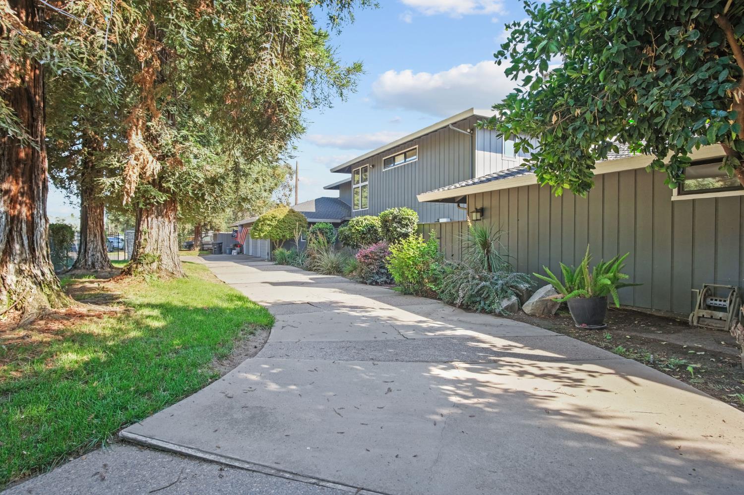 5030 River Rd, Oakdale, CA 95361