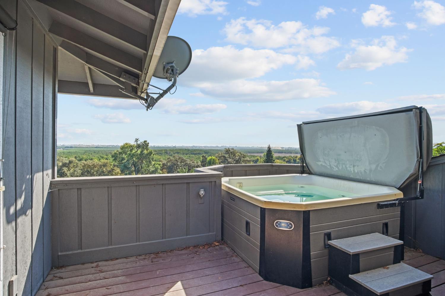 5030 River Rd, Oakdale, CA 95361