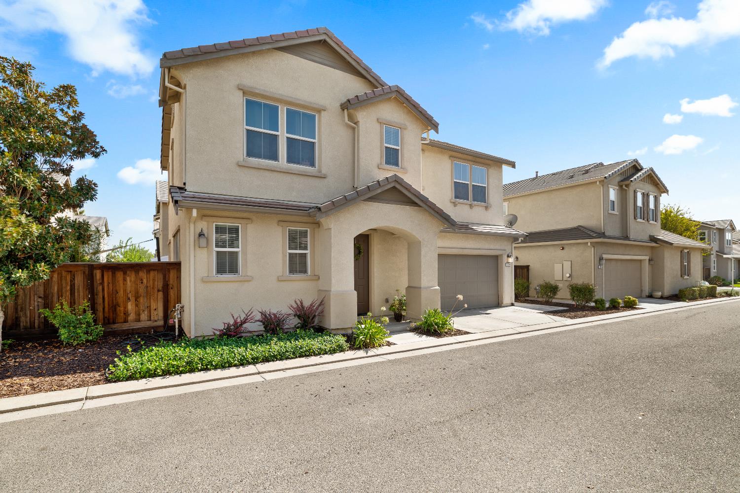 2241 Novi Dr, Riverbank, CA 95367