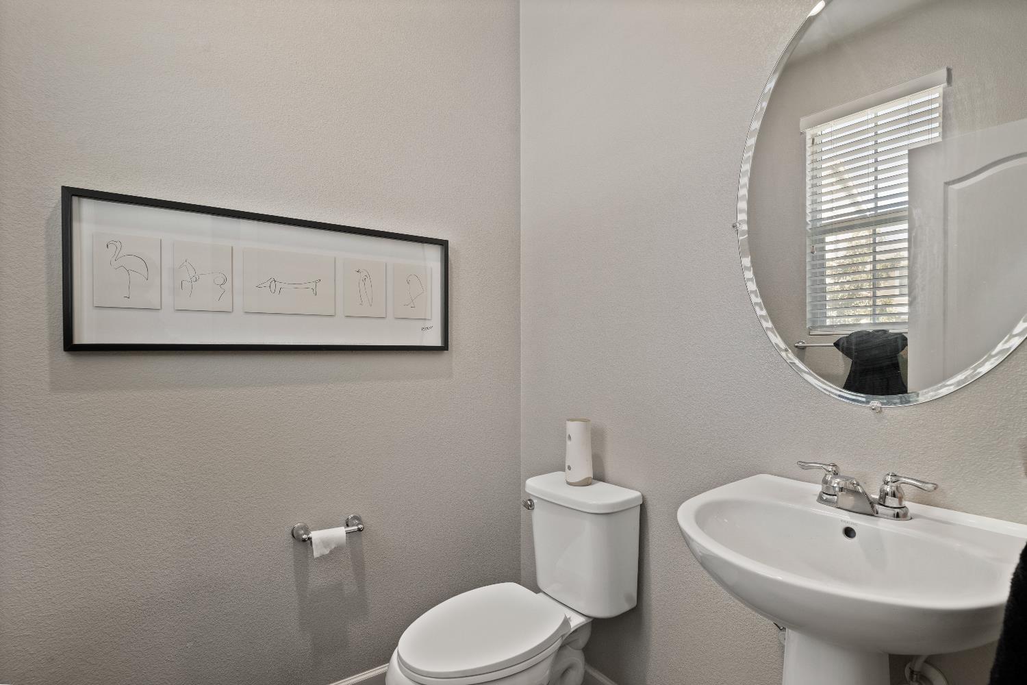 2241 Novi Dr, Riverbank, CA 95367