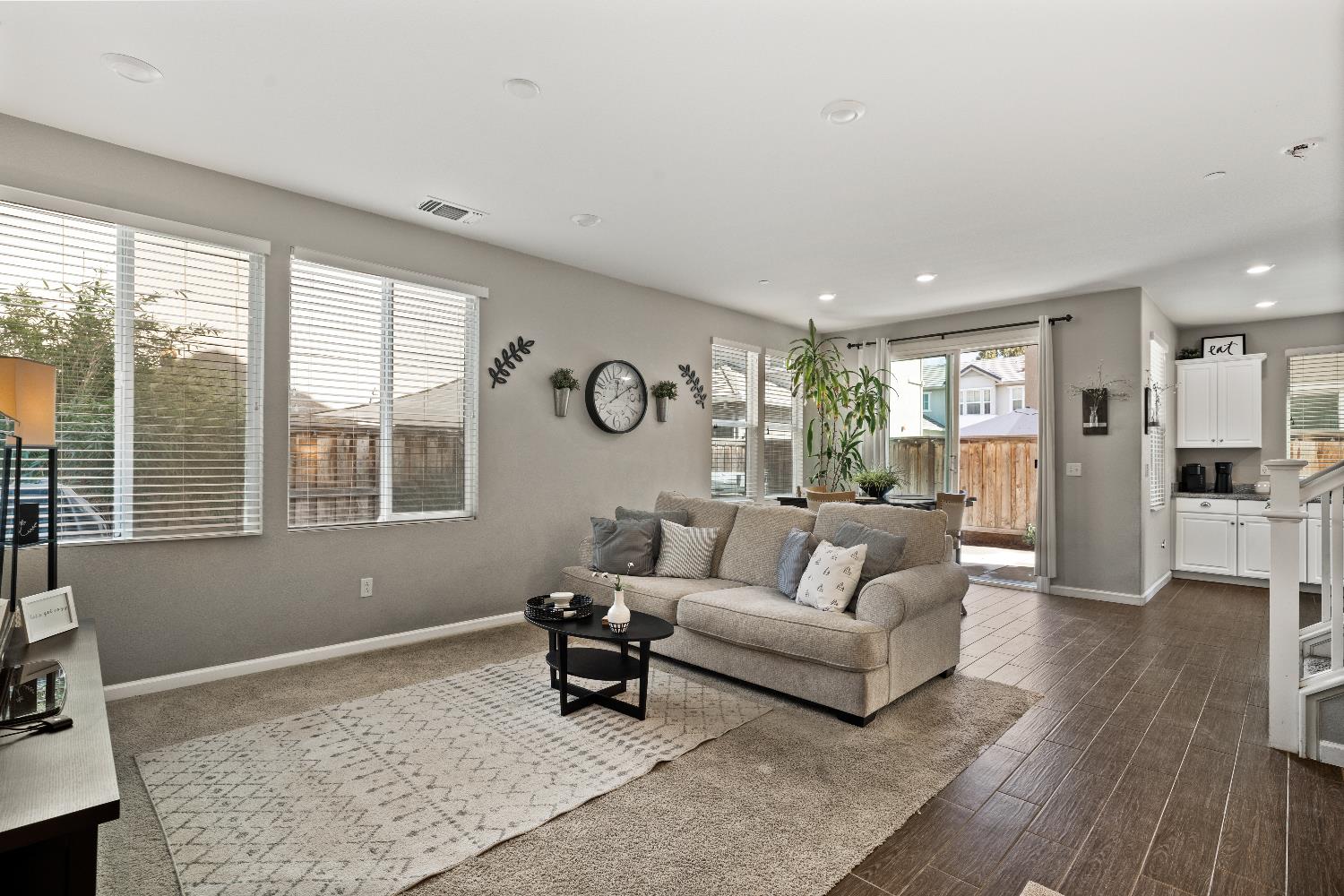 2241 Novi Dr, Riverbank, CA 95367